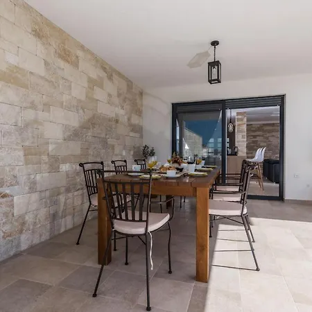 Oasis Villa